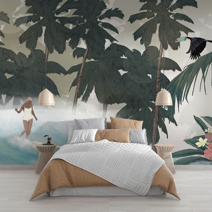 Papier peint tropical | Surfeuse et toucan parmi les palmiers luxuriants