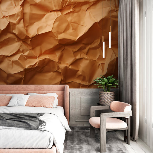 Une chambre moderne avec un papier peint texturé aux nuances chaudes de beige et d'orange, évoquant une ambiance chaleureuse et accueillante.