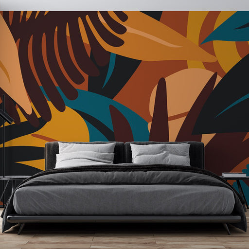 Une chambre moderne avec un papier peint tropical aux motifs de feuilles stylisées dans des teintes chaudes et profondes, créant une ambiance chaleureuse et accueillante.