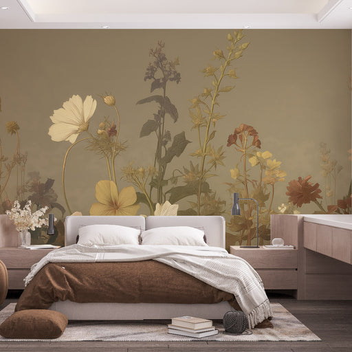Une chambre élégante avec un papier peint floral aux teintes douces et naturelles, évoquant une ambiance apaisante et chaleureuse.
