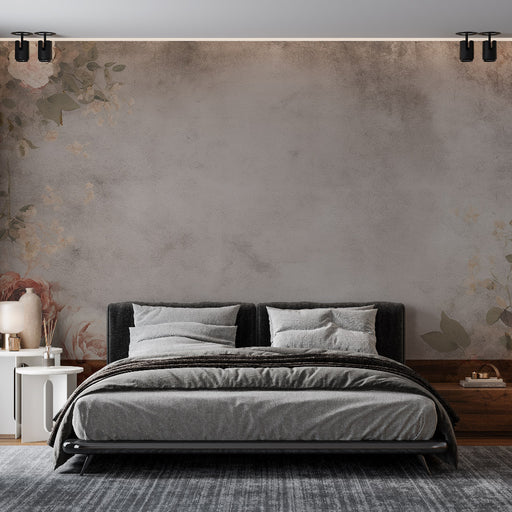 Une chambre moderne avec un papier peint aux teintes grises et des motifs floraux délicats, créant une atmosphère douce et apaisante.