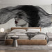 Papier peint artistique noir et blanc avec visage féminin et cheveux fluides pour chambre moderne.