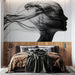 Papier peint artistique noir et blanc avec silhouette féminine pour chambre moderne et élégante