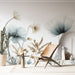 Papier peint floral avec grandes fleurs bleues et cactus pour salon moderne et élégant.