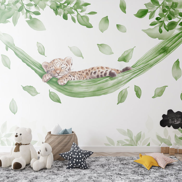 Papier peint animalier | Bébé léopard sur hamac