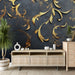 Papier peint mural noir et or avec motifs floraux élégants pour salon moderne