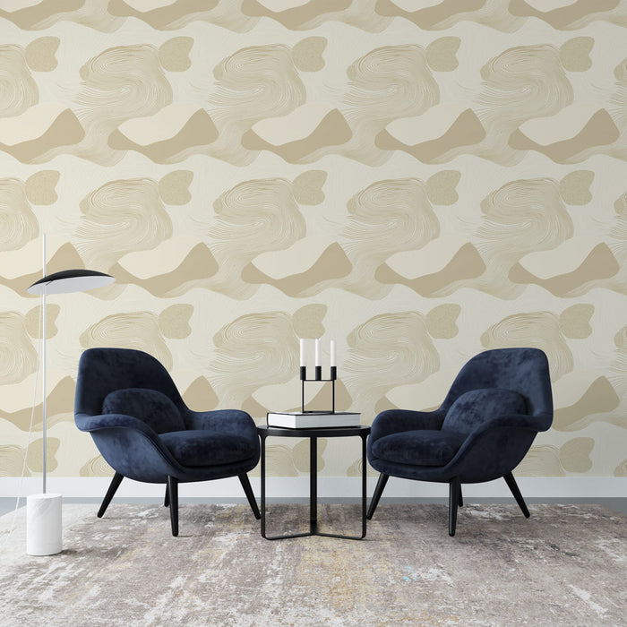 Un salon moderne avec un papier peint abstrait aux motifs ondulés beige et crème créant une atmosphère douce et chaleureuse.
