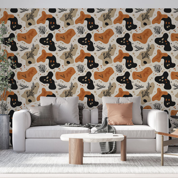 Un salon contemporain avec un papier peint abstrait aux formes organiques dans des teintes chaudes de terracotta, noir et beige, créant une atmosphère dynamique et accueillante.
