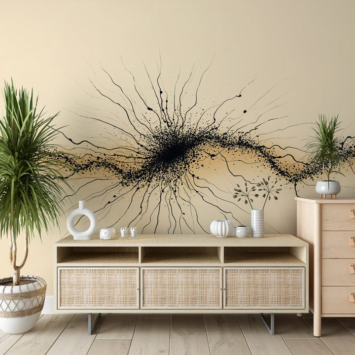 Une pièce moderne avec un papier peint abstrait noir sur fond beige, évoquant une atmosphère artistique et dynamique.