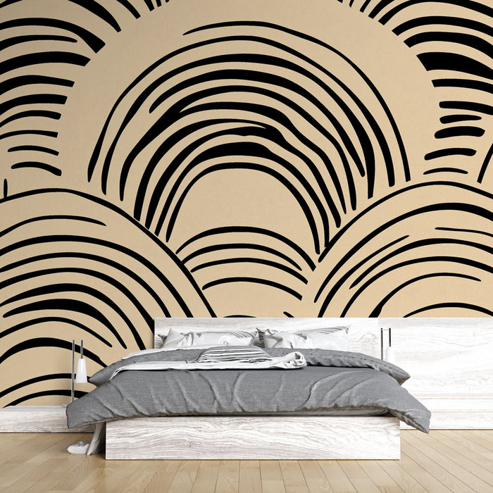 Papier peint abstrait avec motif de lignes ondulées noires sur fond beige pour chambre moderne