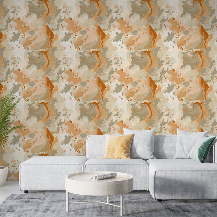 Un salon moderne avec un papier peint abstrait aux teintes chaudes de beige, orange et vert, créant une atmosphère dynamique et accueillante.