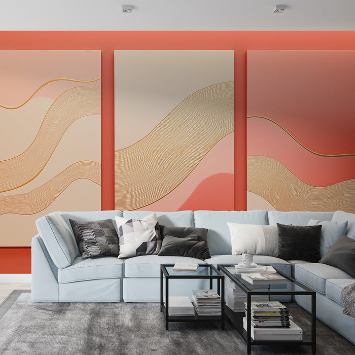 Un salon contemporain avec un papier peint abstrait aux vagues dorées sur fond dégradé de rose et beige, créant une atmosphère élégante et chaleureuse.