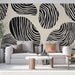 Papier peint abstrait noir et blanc avec motifs organiques pour salon moderne