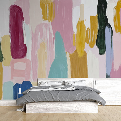 Papier peint abstrait panoramique avec des larges coups de pinceau en rose poudré, vert forêt, bleu marine, jaune moutarde et bordeaux, apportant une dynamique artistique moderne à un intérieur contemporain. Meilleures ventes,Papier peint chambre adulte,Papier peint abstrait,Papier peint pastel,Papier peint salon,Papier peint salle de bain,Papier peint cuisine,LePapierPeint