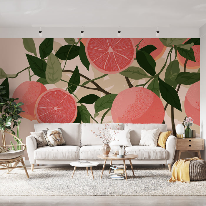 Un salon lumineux avec un papier peint tropical illustrant de grandes pêches roses entourées de feuillage vert, créant une ambiance fraîche et accueillante.