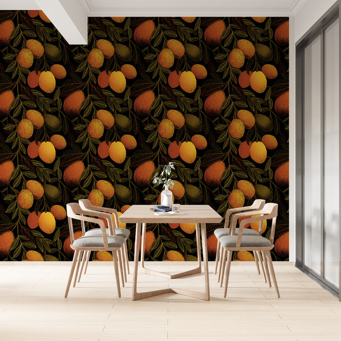 Une salle à manger moderne avec un papier peint tropical noir orné de motifs de fruits aux teintes orange et jaune, créant une atmosphère chaleureuse et vivante.