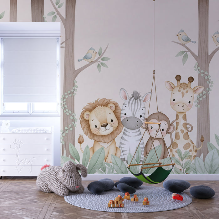 Une chambre d'enfant avec un papier peint illustrant des animaux mignons comme un lion, un zèbre, une girafe et un singe, créant une ambiance joyeuse et ludique.