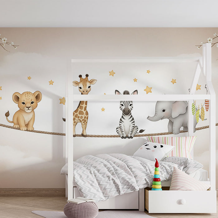 Une chambre d'enfant avec un papier peint illustrant des animaux mignons sur une corde, créant une atmosphère ludique et chaleureuse.