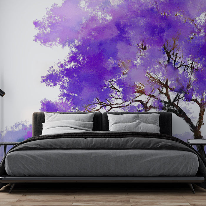Une chambre moderne avec un papier peint artistique représentant un arbre aux nuances de violet, créant une atmosphère apaisante et rêveuse.