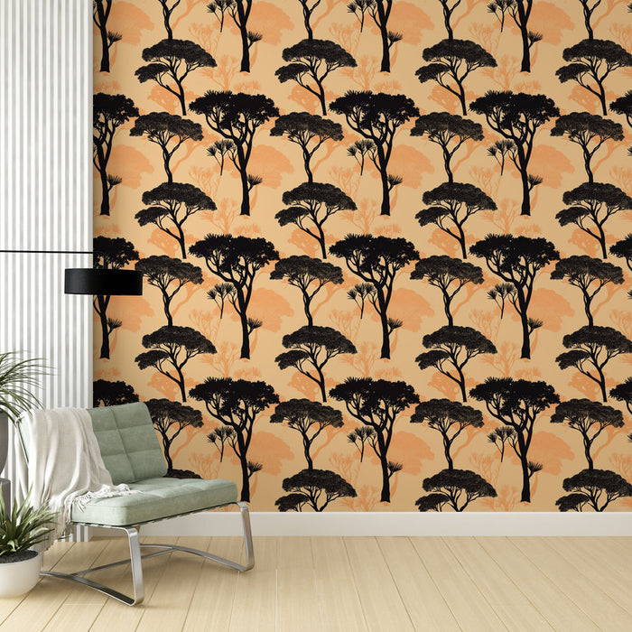 Un salon moderne avec un papier peint représentant des silhouettes d'arbres noirs sur fond beige orangé, créant une ambiance chaleureuse et naturelle.