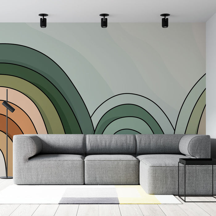 Un salon moderne avec un papier peint abstrait aux ondulations douces dans des teintes vertes et terracota, créant une atmosphère apaisante et contemporaine.