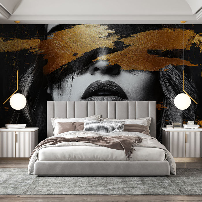 Papier peint artistique visage mystérieux avec touches d'or pour chambre moderne