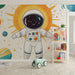 Papier peint espace coloré avec astronaute pour chambre d'enfant ludique et éducative.