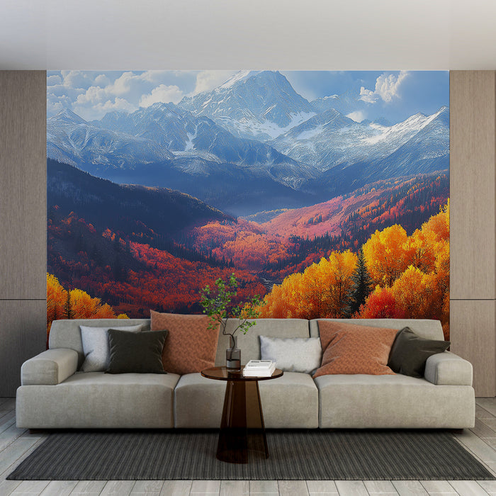 Papier peint automnal avec paysage montagneux et feuilles vibrantes d'orange et de rouge pour salon moderne