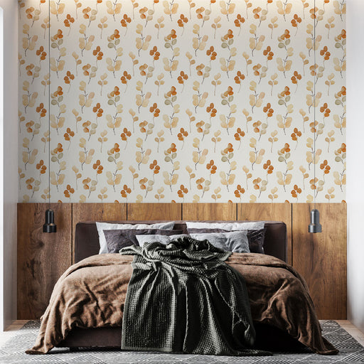 Une chambre moderne avec un papier peint floral aux motifs délicats dans des teintes beige et orange, créant une ambiance chaleureuse et accueillante.