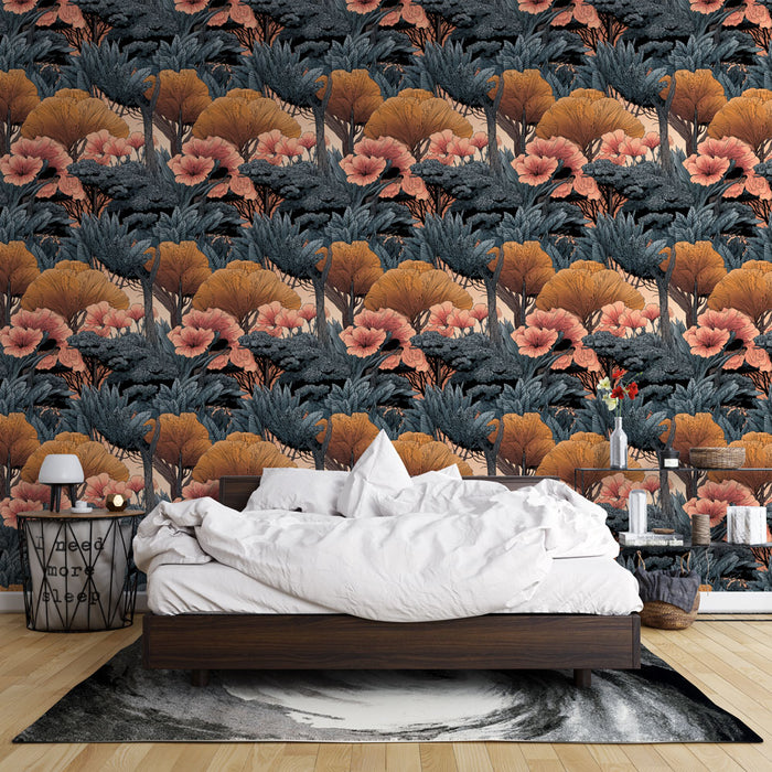 Une chambre élégante avec un papier peint tropical aux motifs luxuriants de fleurs roses et de feuillages sombres sur fond beige, créant une ambiance chaleureuse et apaisante.
