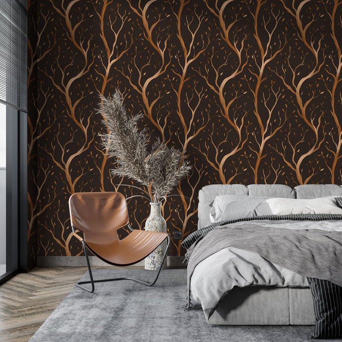 Une chambre moderne avec un papier peint aux motifs de branches dorées sur fond marron, créant une ambiance chaleureuse et élégante.
