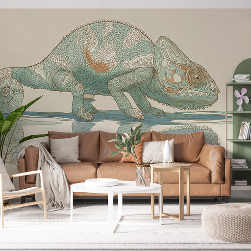 Un salon moderne avec un papier peint illustrant un caméléon stylisé aux teintes turquoise et beige, créant une ambiance artistique et originale.