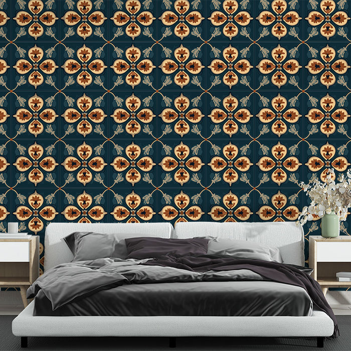 Une chambre moderne avec un papier peint aux motifs floraux et géométriques sur fond bleu nuit, dégageant une atmosphère chaleureuse et élégante.