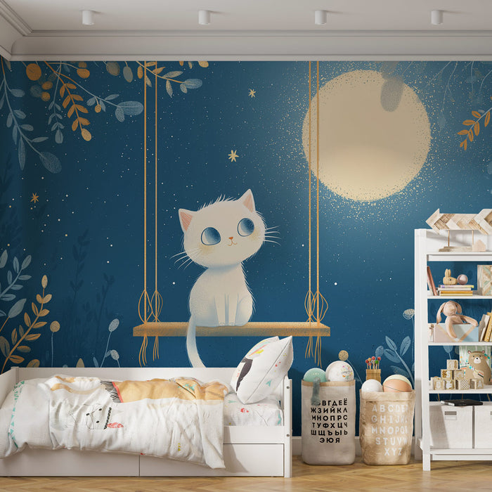 Une chambre d'enfant avec un papier peint illustrant un chat blanc sur une balançoire, dans un ciel étoilé bleu nuit, créant une ambiance douce et rêveuse.