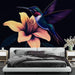 Papier peint colibri coloré avec fleur éclatante sur fond sombre pour chambre moderne