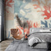 Papier peint corail avec motifs aquatiques en nuances douces de rouge et bleu pour chambre moderne