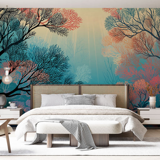 Une chambre moderne avec un papier peint artistique représentant des arbres stylisés aux teintes bleues et corail, créant une ambiance apaisante et naturelle.