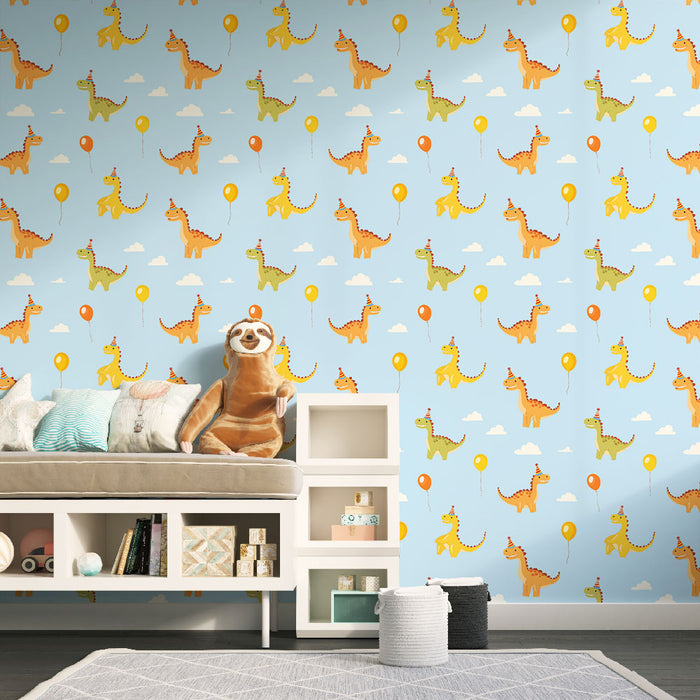 Une chambre d'enfant avec un papier peint ludique représentant des dinosaures colorés et des ballons sur fond bleu clair, créant une ambiance joyeuse et festive.