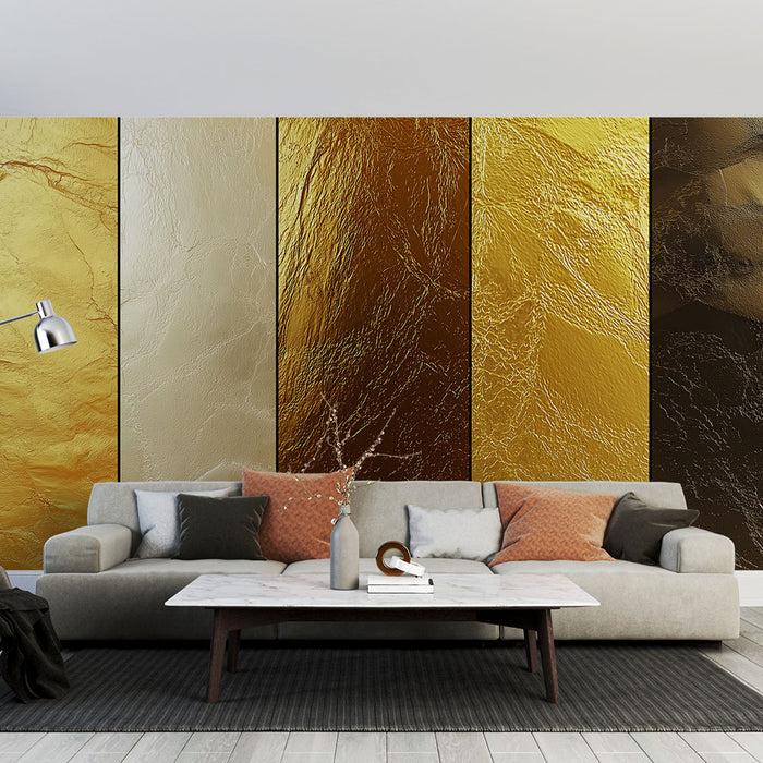 Papier peint doré avec textures de métal aux nuances dorées pour salon moderne et élégant