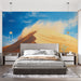 Papier peint dunes de sable doré sous un ciel bleu clair pour chambre moderne