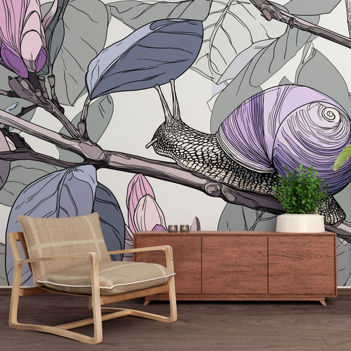 Une pièce moderne avec un papier peint illustrant un escargot stylisé sur une branche, entouré de feuilles aux teintes pastel évoquant une ambiance douce et naturelle.