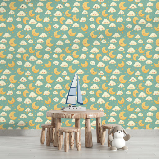 Une chambre d'enfant avec un papier peint ludique représentant des lunes souriantes et des nuages doux sur fond turquoise, créant une atmosphère joyeuse et apaisante.
