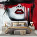 Papier peint artistique avec portrait dramatique de femme, touches de rouge et noir pour chambre moderne