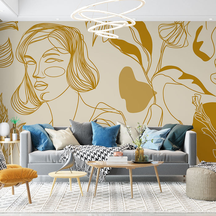 Un salon contemporain avec un papier peint aux lignes dorées représentant un visage stylisé et des motifs floraux sur fond beige, créant une ambiance artistique et chaleureuse.