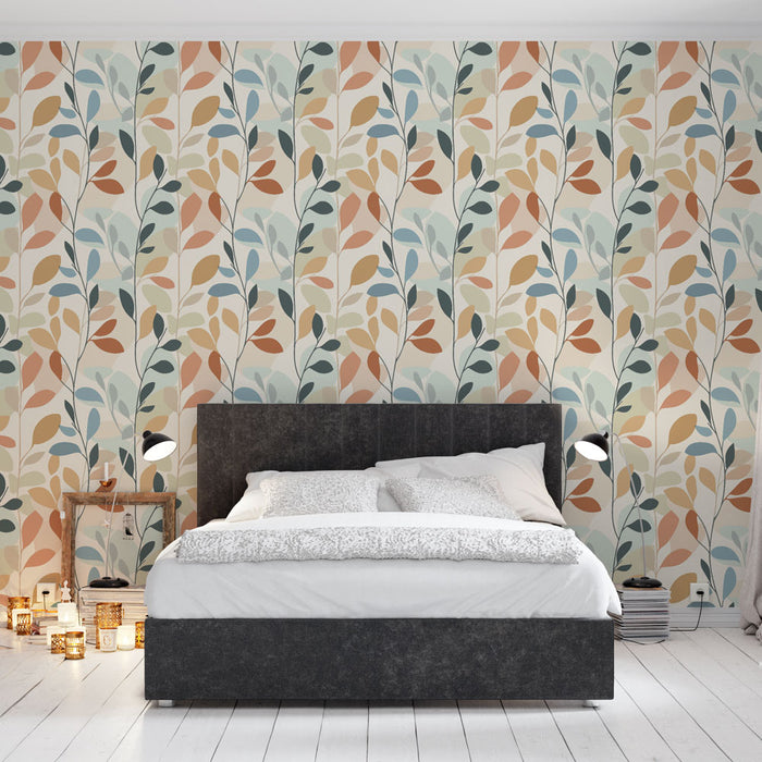 Une chambre moderne avec un papier peint aux motifs de feuilles stylisées dans des teintes douces de bleu, orange et beige, créant une ambiance chaleureuse et apaisante.