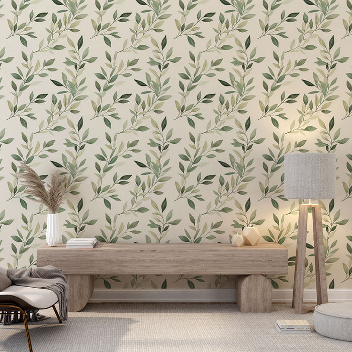 Une pièce lumineuse avec un papier peint floral aux motifs de feuilles vertes sur fond beige, créant une atmosphère apaisante et naturelle.