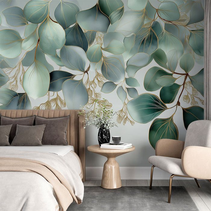 Une chambre élégante avec un papier peint aux motifs de feuilles délicates dans des teintes de vert et d'or, créant une atmosphère apaisante et naturelle.
