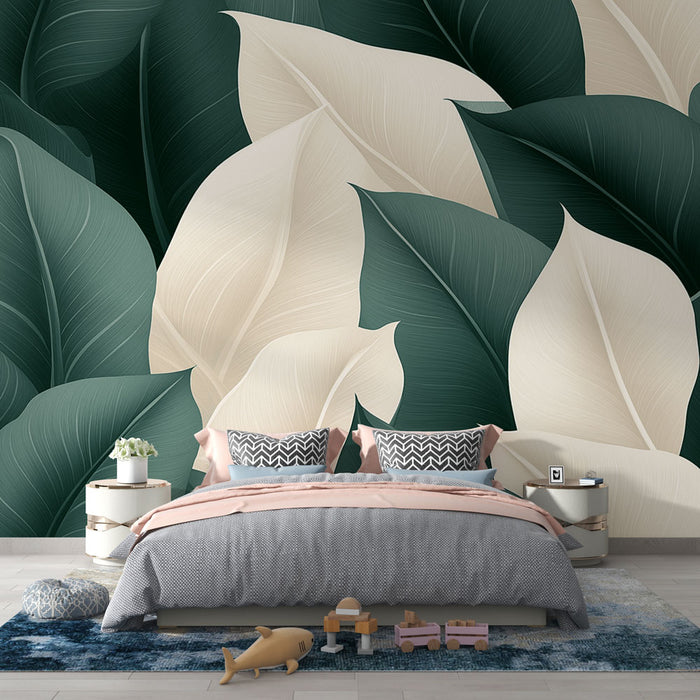 Une chambre moderne avec un papier peint représentant de grandes feuilles vert foncé et crème, créant une atmosphère apaisante et naturelle.