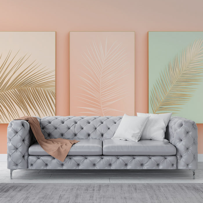 Un salon élégant avec un papier peint aux teintes pastel, orné de motifs de feuilles dorées, créant une atmosphère apaisante et moderne.