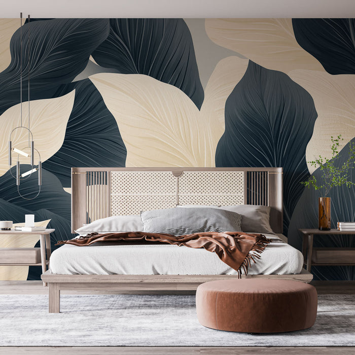 Une chambre moderne avec un papier peint aux grandes feuilles stylisées dans des teintes de bleu et beige, créant une ambiance apaisante et naturelle.